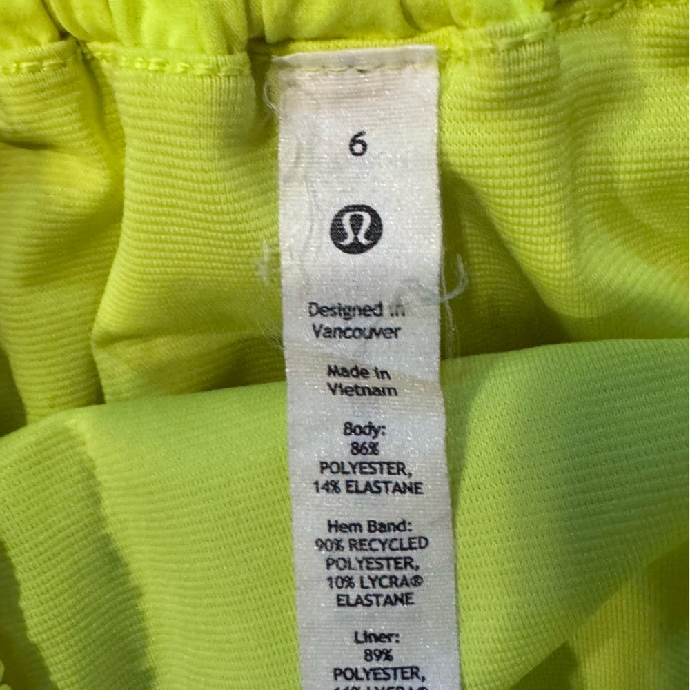 Lululemon Hotty Hot Short II Long 4" in Highlight Yellow Sz 6 - Picture 7 of 12